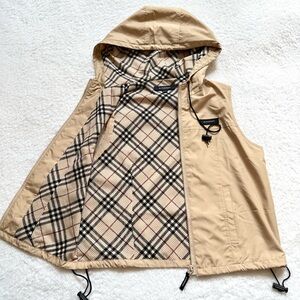 Burberry Boys 130cm 6-8 Nova Check Vest windbreaker beige logo kids jacket tops